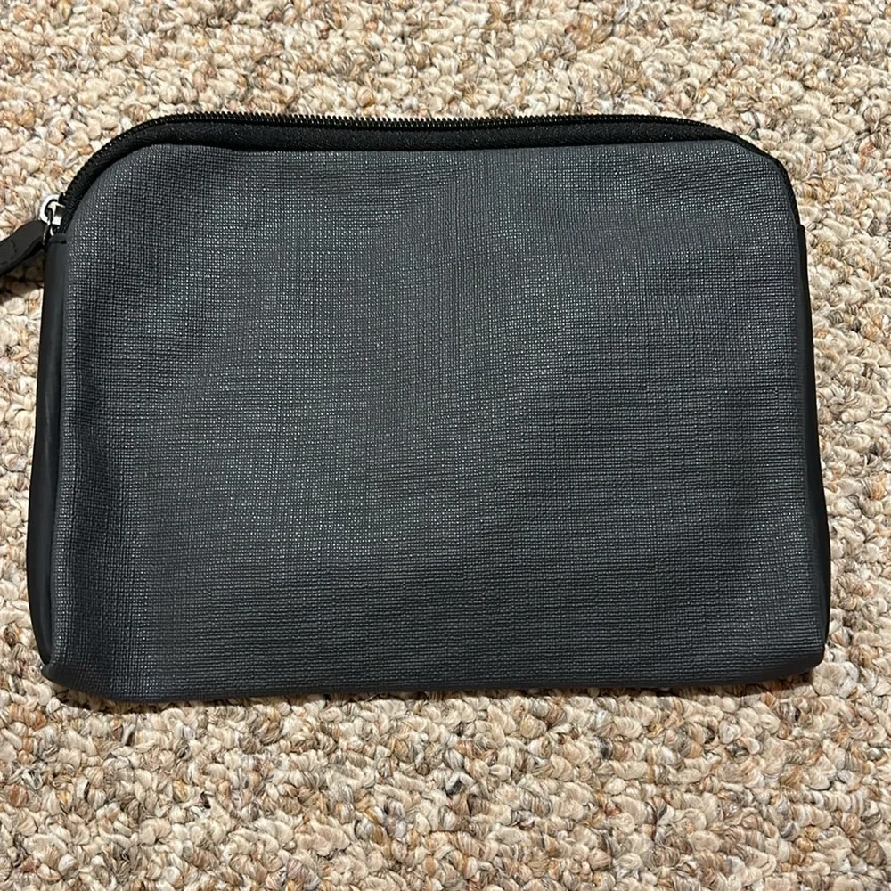 Tumi for Delta Gray & Black Vinyl case